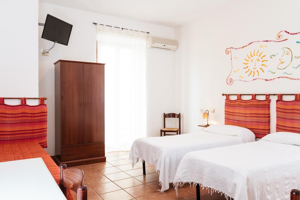 La Mezzanella Guesthouse Porto Torres Room photo