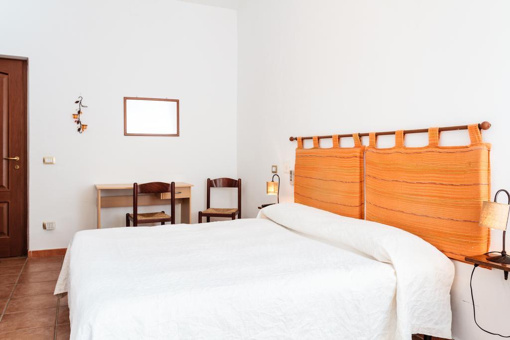 La Mezzanella Guesthouse Porto Torres Room photo